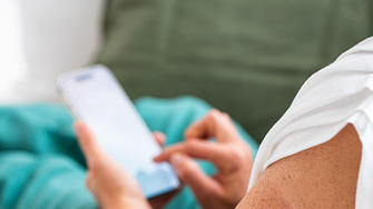 Explore the Accu-Chek SmartGuide Predict app